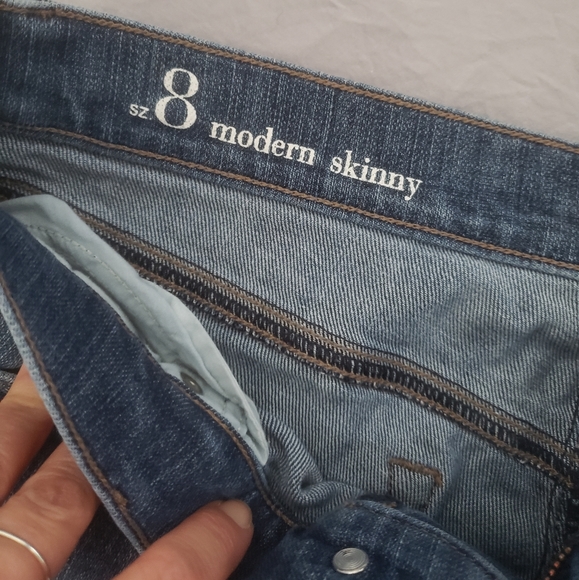 Loft jeans size 8.  1 stretch skinny the other more of a straight leg - Picture 3 of 3